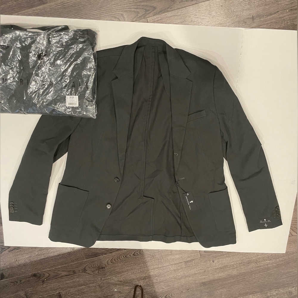 Men’s Textured Cotton Suit | $315 Retail | Tall Sizing - Picture 9 of 9